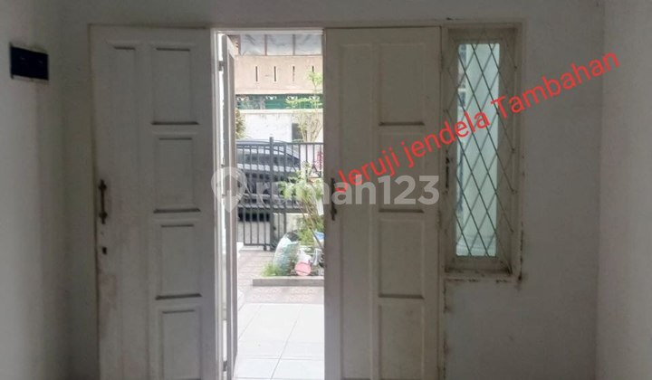 For Sale House in Garuda Indah Sunggal Complex, Medan City 2