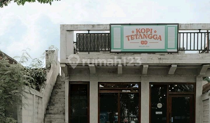 Cafe Still Operating. Strategic Location, Simongan Street 1