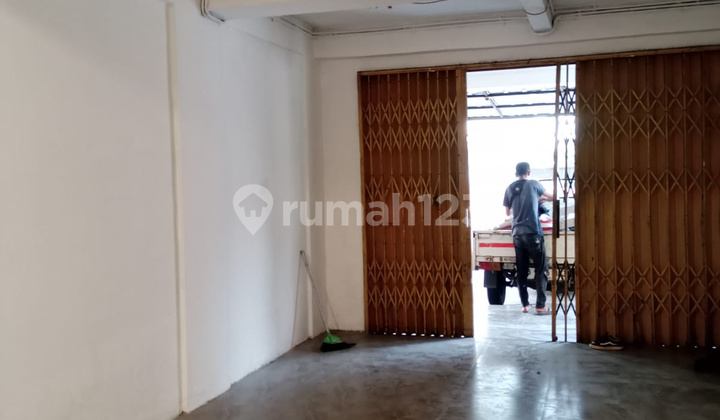 For Sale Shophouse Graha Raya Strategic Roadside Location Suitable for Business 1