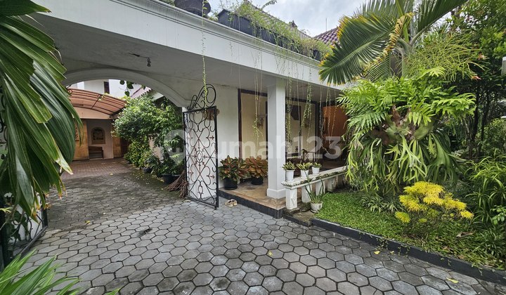 Investasi Rumah Mewah Klasik Full Furnished Jarang Ada Istimewa Investasi Rumah Mewah Klasik Full Furnished Jarang Ada Istimewa