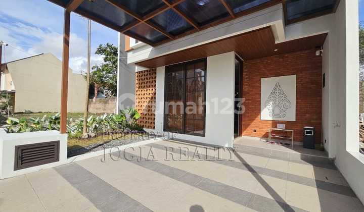 Satu2nya Rumah Mewah Dalam Perumahan Kota One Gate System 5 Menit ke Malioboro 2