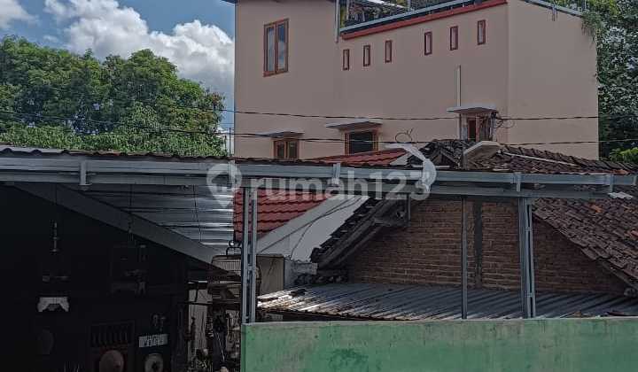 Sell Beautiful 3-Story House in Jogja City Area Near Pastry / Pesantren 2