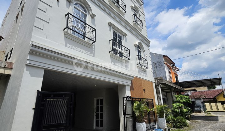 Kost Baru !!Exclusive Full Furnish 3 Lantai + Roftop View Merapi Kost Baru !!Exclusive Full Furnish 3 Lantai + Roftop View Merapi