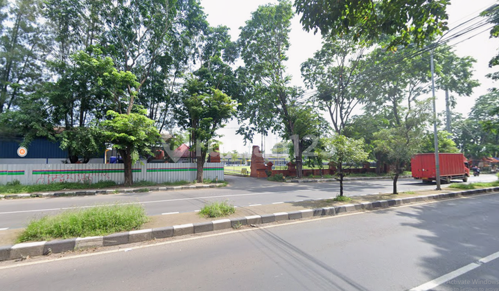 For Rent: Empty Land in Warehouse Zone Suitable for Gas Station