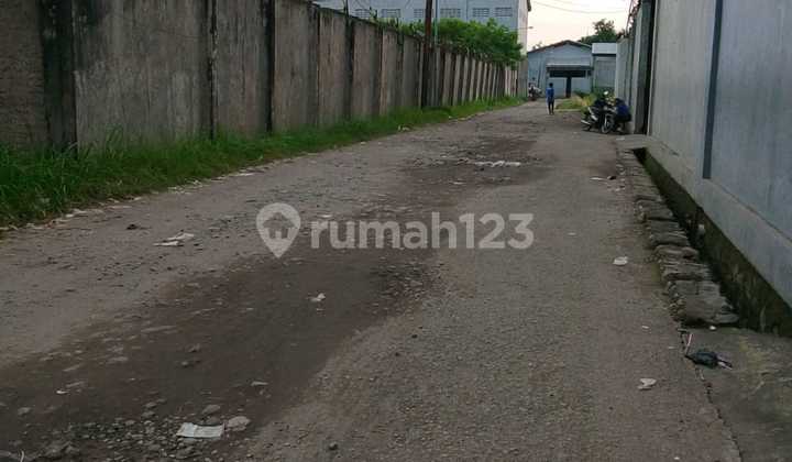 For Rent: Empty Land in Warehouse Zone Suitable for Gas Station