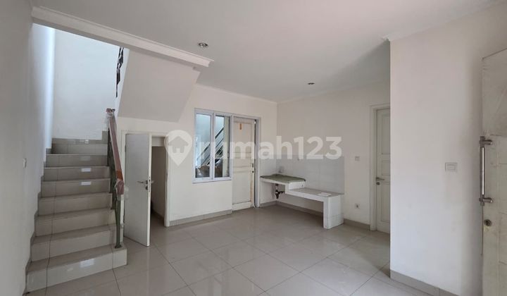 Rumah Cantik di Lingkungan Tenang Cluster Elista Village Gading Serpong 2