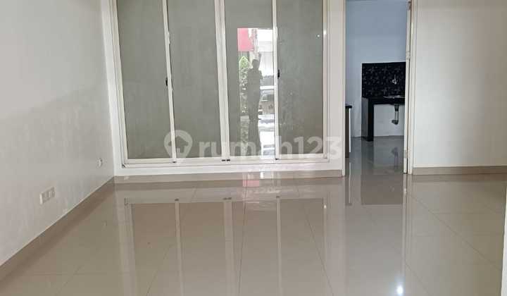 For Sale Semi-Furnished Ready-to-Occupy House in BSD Residence One 2