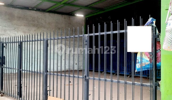 Strategic Warehouse on Jl. Raya Jatimakmur - In Front of the Main Road, Potential Business Location! Strategic Warehouse on Jl. Raya Jatimakmur - In Front of the Main Road, Potential Business Location!