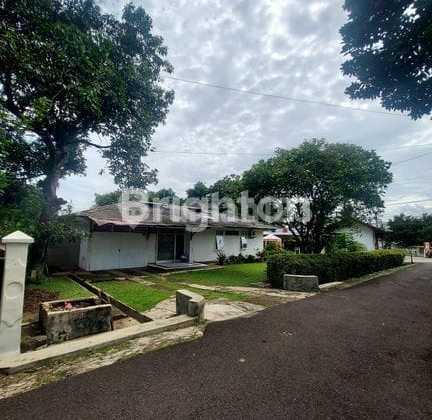 Rumah Hook Strategis di Pinggir Jalan Utama Arco Raya Bojongsari Rumah Hook Strategis di Pinggir Jalan Utama Arco Raya Bojongsari