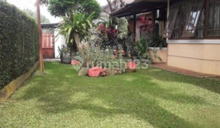 Rumah dengan Halaman Luas Harga Bersahabat di Komplek Arco Rumah dengan Halaman Luas Harga Bersahabat di Komplek Arco