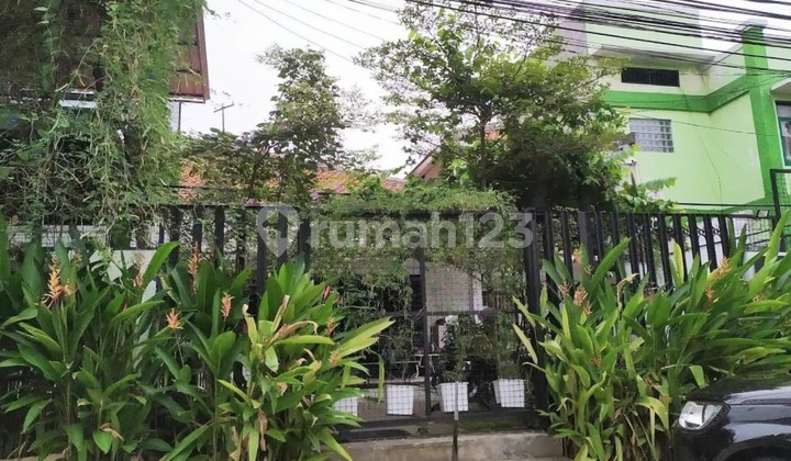 Rumah Sangat Strategis Ideal untuk Hunian Maupun Tempat Usaha di Tebet Rumah Sangat Strategis Ideal untuk Hunian Maupun Tempat Usaha di Tebet