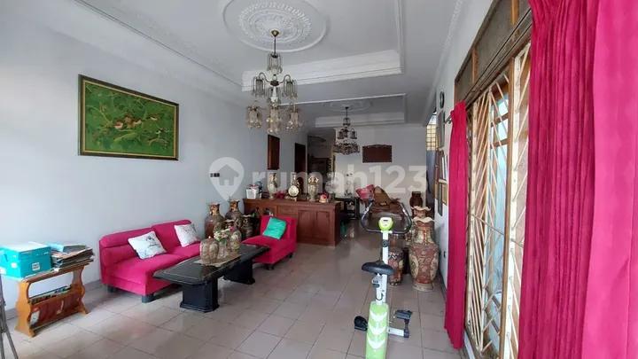 Sell Beautiful House Ready to Live, South Jakarta Sell Beautiful House Ready to Live, South Jakarta
