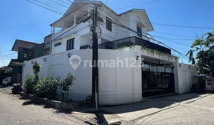 Rumah Lelang Mewah Kembar Sari Indah 2 Bandung