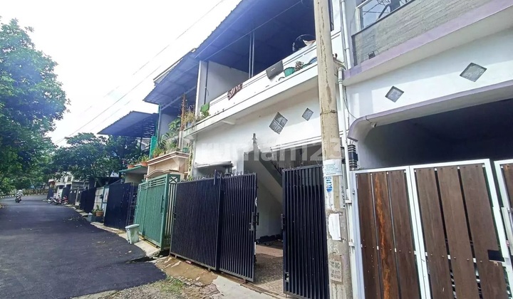 Rumah Murah 2 lantai di Komplek Green Valley