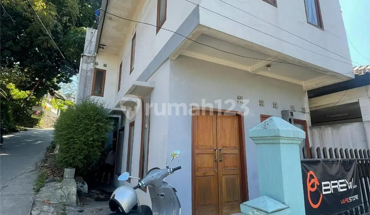 Rumah Lelang Mungil 2 Lantai di Ciumbuleuit Rumah Lelang Mungil 2 Lantai di Ciumbuleuit