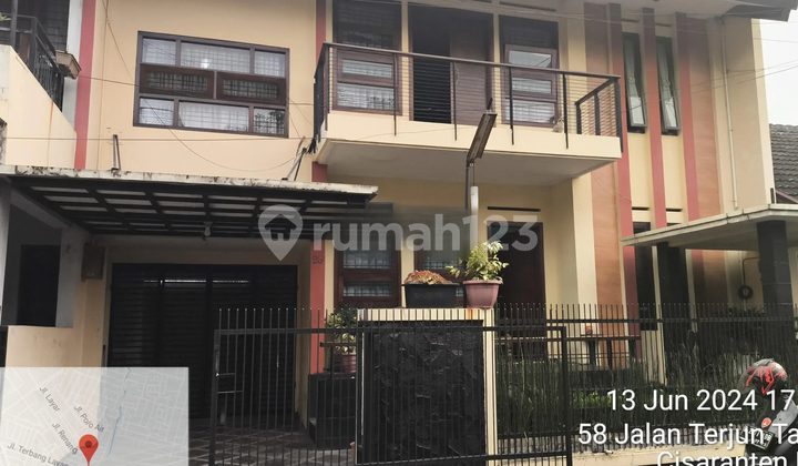 Rumah Lelang Modern Daerah Taman Golf Arcamanik