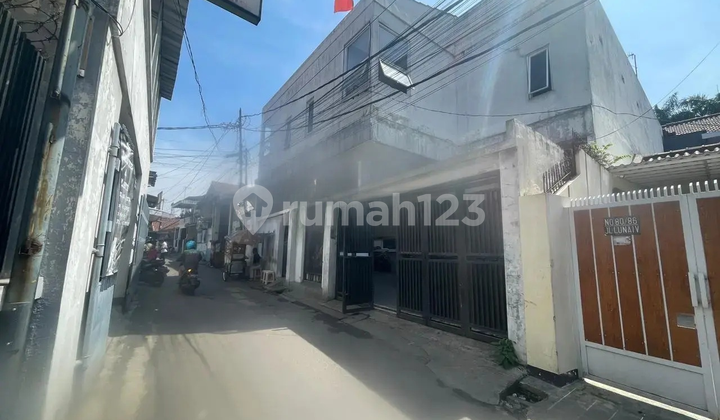 Modern 2-Story Auction House in the Center of Bandung City