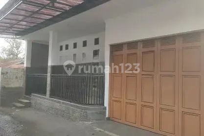 Minimalist Auction House in Blok Cirengganis Sumedang Minimalist Auction House in Blok Cirengganis Sumedang