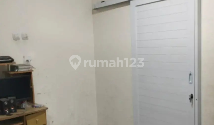Modern 3-Storey Auction House in Cigondewah Area, Bandung 2