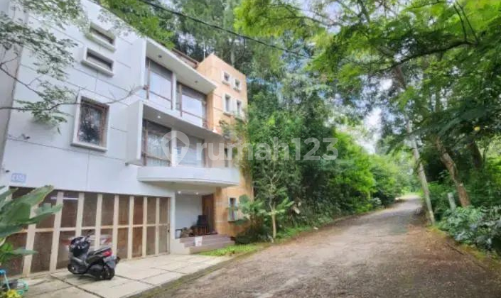 Rumah Lelang Minimalis Modern Dekat Dago Lembang