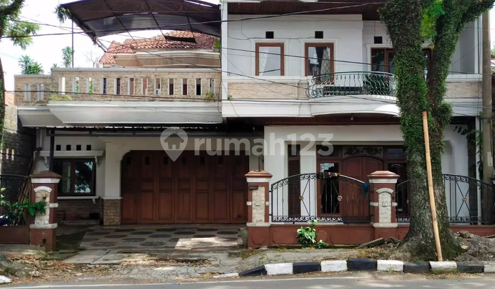 3-Story Modern Auction House in Cipedes Tasikmalaya 2