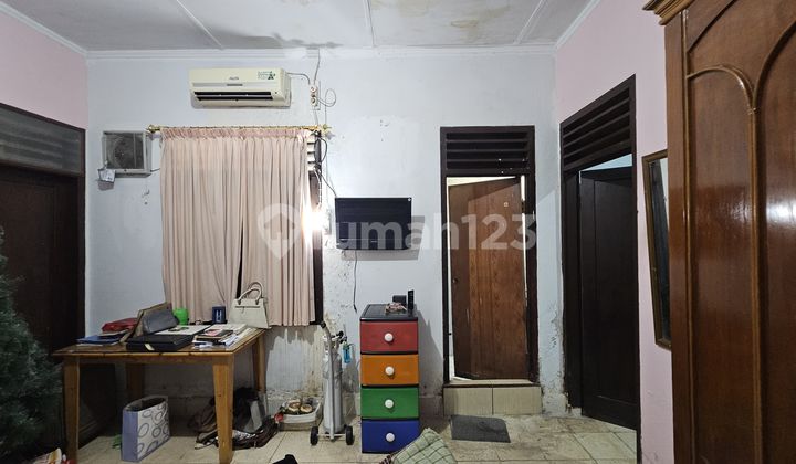 For Sale Fast House on Gunung Seulawah Street, Medan 2