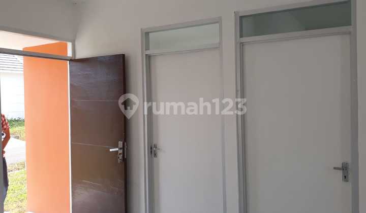 For Sale at a Loss, House in Springview Cluster in Citra Maja Tangerang