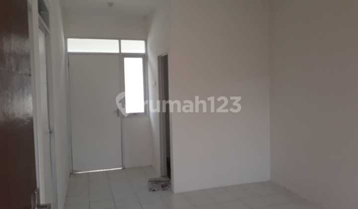 For Sale at a Loss, House in Springview Cluster in Citra Maja Tangerang