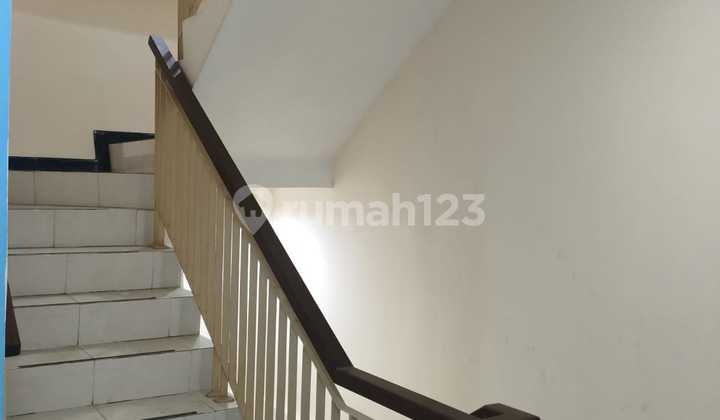 Strategic Surabaya Shop House for Rent.. Very Affordable