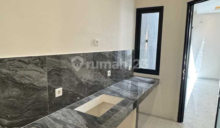 For Sale New Modern Luxury Minimalist House in West Surabaya Citraland 2