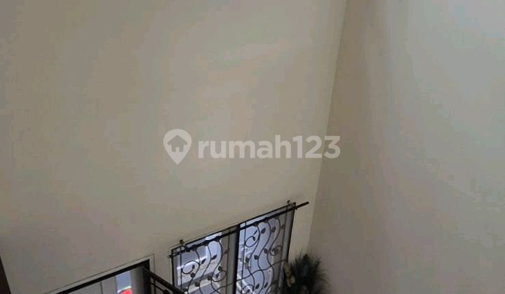 Rumah Sepi Semi Furnished Lokasi Strategis Rumah Sepi Semi Furnished Lokasi Strategis