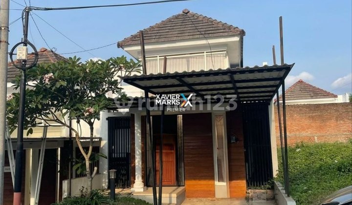 Ready-to-Occupy House in The Oz Tidar Close to Malang City Center