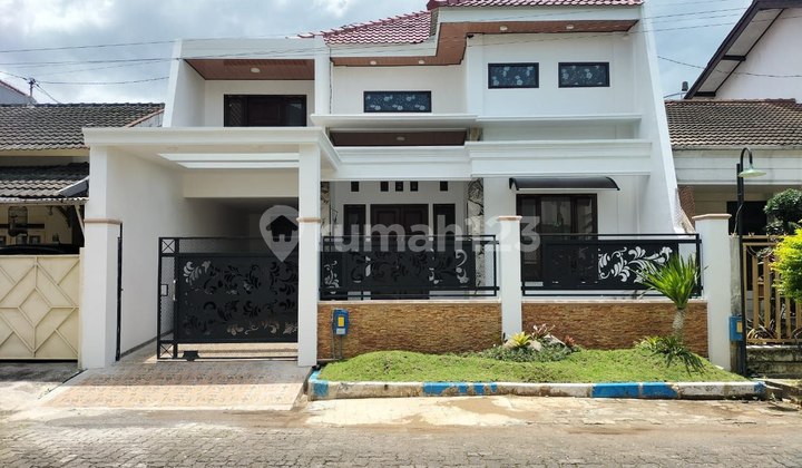 Rumah Modern Siap Huni di Kawasan Elit Araya Malang Rumah Modern Siap Huni di Kawasan Elit Araya Malang