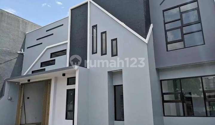 Disewakan Rumah 2 LT Cocok untuk Gudang dan Kantor di Blimbing Malang Disewakan Rumah 2 LT Cocok untuk Gudang dan Kantor di Blimbing Malang