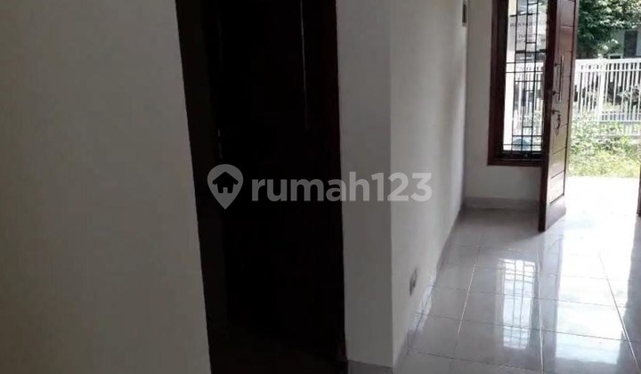 For Rent: New, Clean, Well-Maintained House in Sulfat, Blimbing, Malang 2