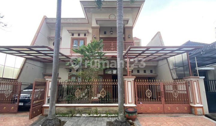 Classic Modern House Ready to Occupied Well-Maintained in Araya Malang Classic Modern House Ready to Occupied Well-Maintained in Araya Malang
