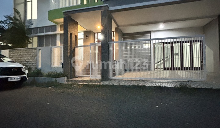 For Rent or Lease, New Nice House Never Been Occupied, Also Suitable for Business Space, 2 Floors in Blimbing, Malang City. For Rent or Lease, New Nice House Never Been Occupied, Also Suitable for Business Space, 2 Floors in Blimbing, Malang City.