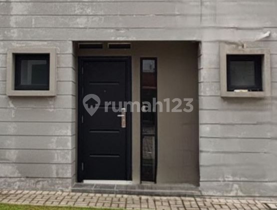 Furnished House, Strategic Area, Ready to Occupy in Araya Blimbing Malang