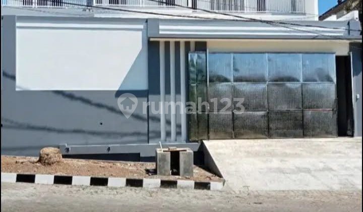 Rumah Megah Hook Kawasan Asri di Dieng Malang