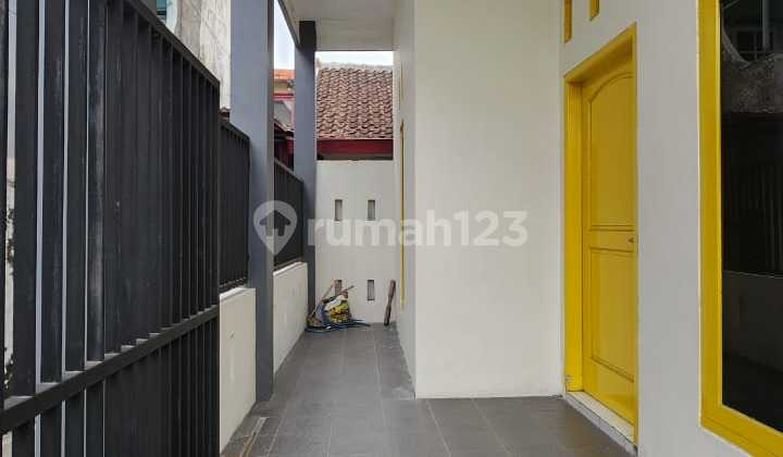 For Rent or Contracted House in the Center of Malang City, Lowokwaru, Bunga Bunga Area, Steps Away from Brawijaya University For Rent or Contracted House in the Center of Malang City, Lowokwaru, Bunga Bunga Area, Steps Away from Brawijaya University