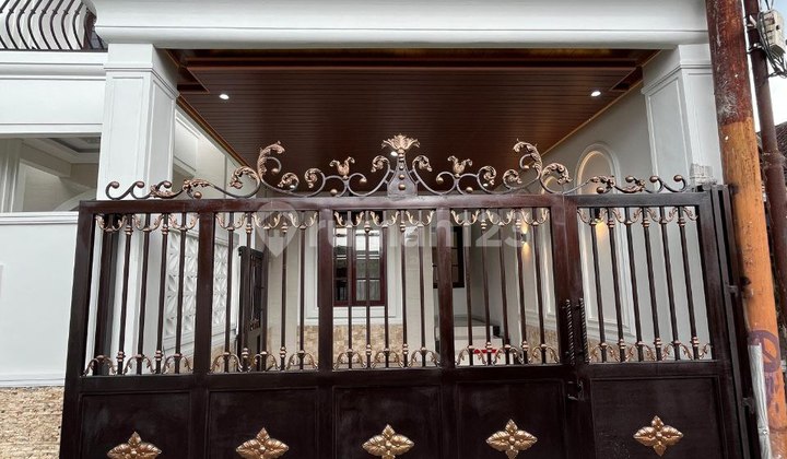 Affordable Strategic Rental House City Center Near Ijen Klojen Malang