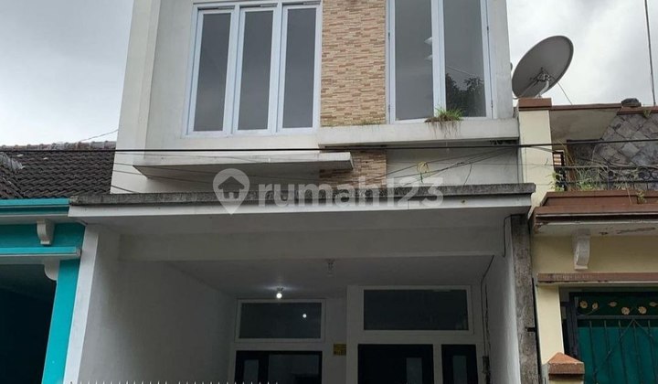 2-Story House on Jl Papa Papa Lowokwaru Malang Near Suhat 2-Story House on Jl Papa Papa Lowokwaru Malang Near Suhat