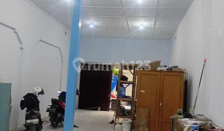 Shop House in Klojen Malang Near Big Market and Shopping Center