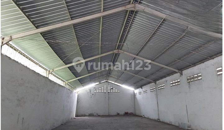 Wide Warehouse Row on Jalan Lebar in Blimbing, Malang City, Strategic
