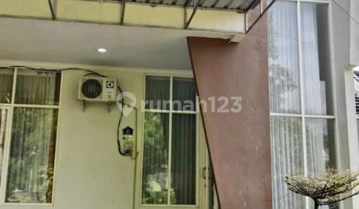 Cheap Furnished House for Rent Near Simpang Ijen in Klojen, Malang
