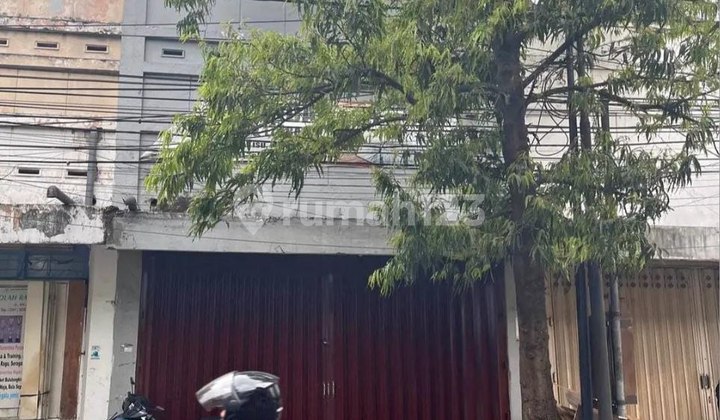 Shop House in Klojen Malang Near Big Market and Shopping Center