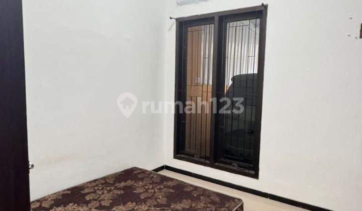 Semi-Furnished House Ready to Occupy on Jalan Candi, Lowokwaru, Malang Semi-Furnished House Ready to Occupy on Jalan Candi, Lowokwaru, Malang