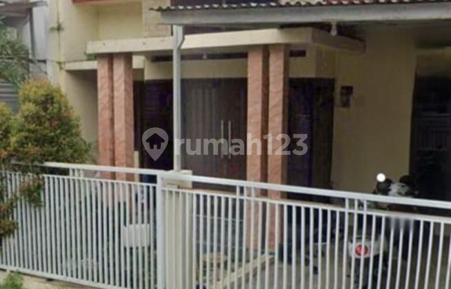 Semi-Furnished House Ready to Occupy on Jalan Candi, Lowokwaru, Malang Semi-Furnished House Ready to Occupy on Jalan Candi, Lowokwaru, Malang