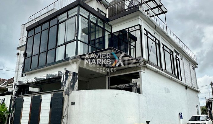 Villa Mewah Spek Premium di Karangploso dengan Kolam Renang Villa Mewah Spek Premium di Karangploso dengan Kolam Renang