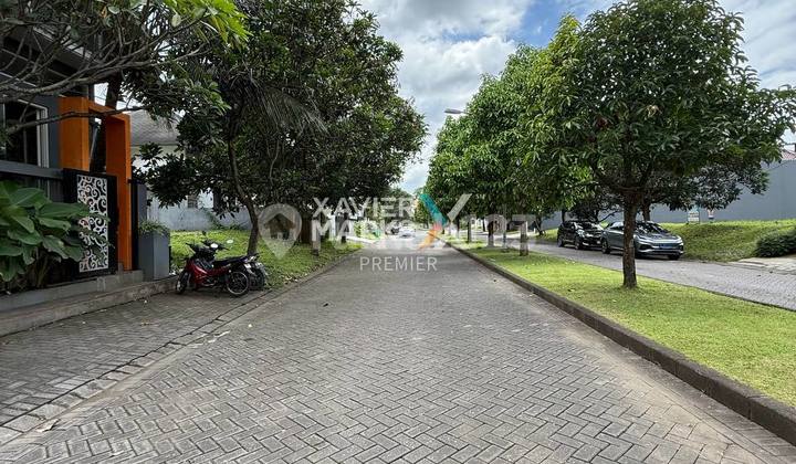 Rumah Full Furnish dengan Kolam Renang di Boulevard Golf Araya 2